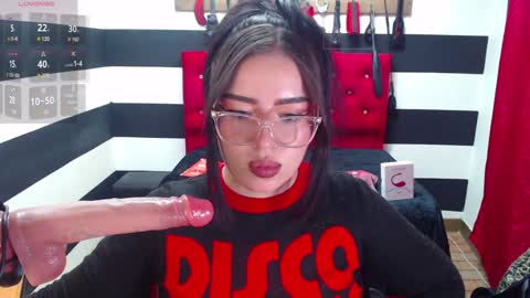 Snapshot of marian_ran_ chatting on 12-21-24, 05:47 Marian online show from 12-21-24, 05:47