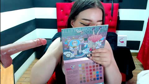 Snapshot of marian_ran_ chatting on 12-27-24, 09:28 Marian online show from 12-27-24, 09:28