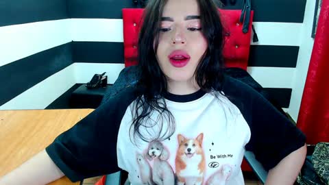 Snapshot of marian_ran_ chatting on 01-11-25, 04:16 Marian online show from 01-11-25, 04:16