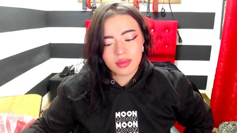 Snapshot of marian_ran_ chatting on 01-11-25, 08:54 Marian online show from 01-11-25, 08:54