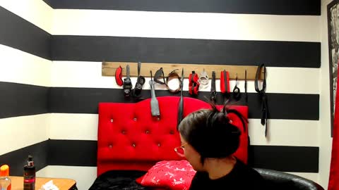 Snapshot of marian_ran_ chatting on 01-14-25, 10:48 Marian online show from 01-14-25, 10:48