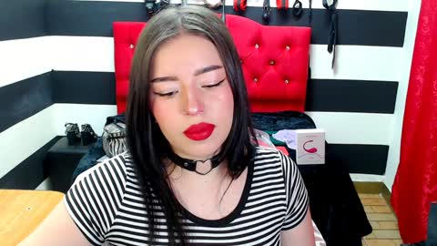 Snapshot of marian_ran_ chatting on 01-16-25, 05:32 Marian online show from 01-16-25, 05:32