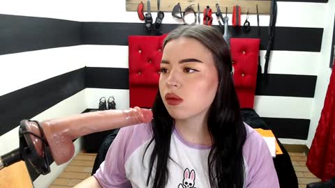 Snapshot of marian_ran_ chatting on 01-29-25, 03:01 Marian online show from 01-29-25, 03:01