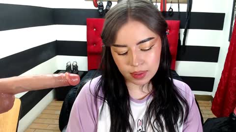 Snapshot of marian_ran_ chatting on 01-29-25, 06:12 Marian online show from 01-29-25, 06:12