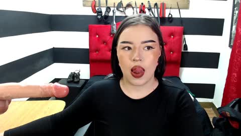 Snapshot of marian_ran_ chatting on 02-01-25, 03:30 Marian online show from 02-01-25, 03:30