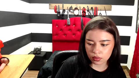 Snapshot of marian_ran_ chatting on 02-03-25, 10:25 Marian online show from 02-03-25, 10:25