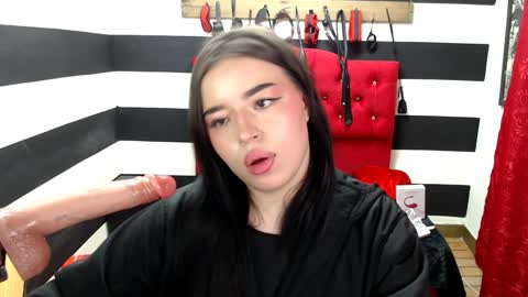 Snapshot of marian_ran_ chatting on 02-04-25, 09:07 Marian online show from 02-04-25, 09:07