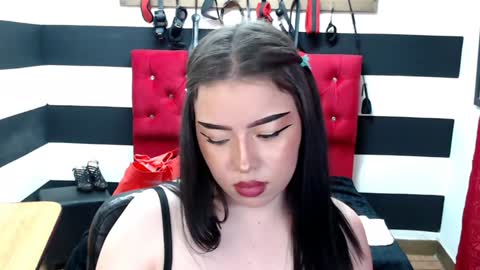 Snapshot of marian_ran_ chatting on 02-08-25, 06:43 Marian online show from 02-08-25, 06:43