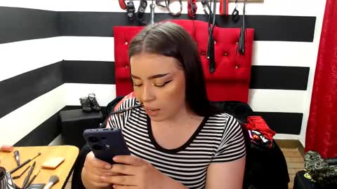 Snapshot of marian_ran_ chatting on 02-10-25, 03:03 Marian online show from 02-10-25, 03:03