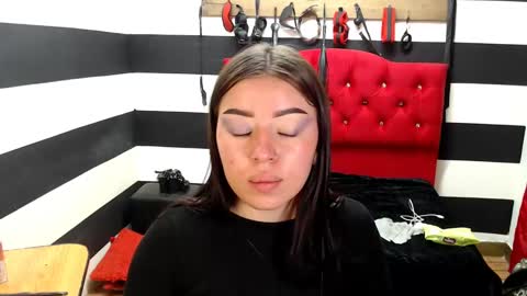 Snapshot of marian_ran_ chatting on 02-25-25, 02:47 Marian online show from 02-25-25, 02:47