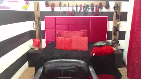 Snapshot of marian_ran_ chatting on 09-12-25, 03:06 Marian online show from 09-12-25, 03:06