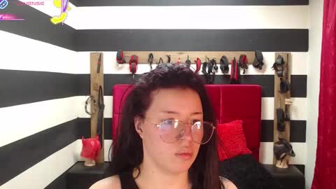 Snapshot of marian_ran_ chatting on 09-16-25, 02:23 Marian online show from 09-16-25, 02:23