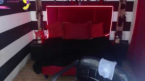 Snapshot of marian_ran_ chatting on 09-25-25, 03:10 Marian online show from 09-25-25, 03:10