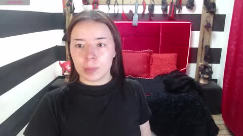 Snapshot of marian_ran_ chatting on 10-08-25, 02:31 Marian online show from 10-08-25, 02:31