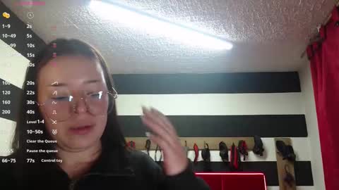 Snapshot of marian_ran_ chatting on 10-10-25, 03:05 Marian online show from 10-10-25, 03:05