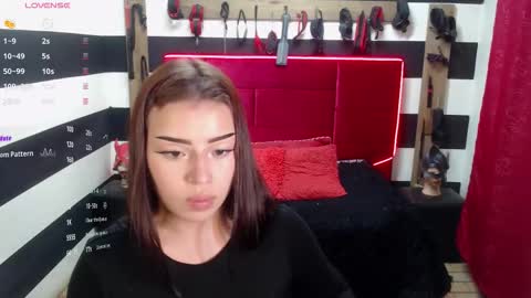 Snapshot of marian_ran_ chatting on 10-16-25, 04:35 Marian online show from 10-16-25, 04:35