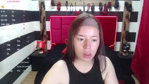 Snapshot of marian_ran_ chatting on 10-17-25, 03:31 Marian online show from 10-17-25, 03:31