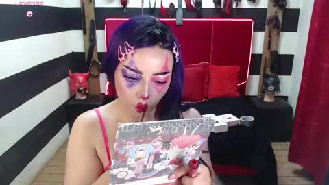 Snapshot of marian_ran_ chatting on 10-24-25, 01:13 Marian online show from 10-24-25, 01:13