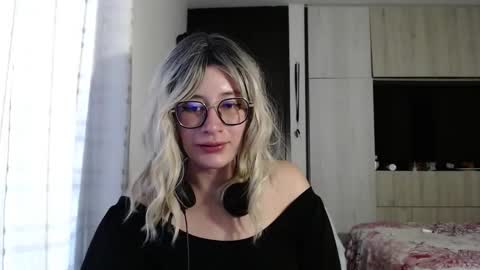 Mariana online show from 09-22-25, 10:01