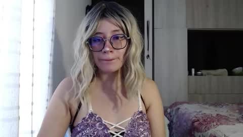 Mariana online show from 09-29-25, 06:02