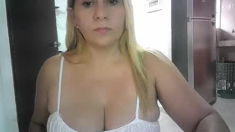 Snapshot of mariana995649 chatting on 05-13-26, 07:11 mariana995649 online show from 05-13-26, 07:11