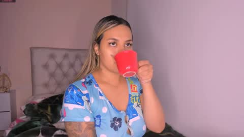 Snapshot of mariana__roe chatting on 01-17-25, 06:36 Mariana Roe online show from 01-17-25, 06:36