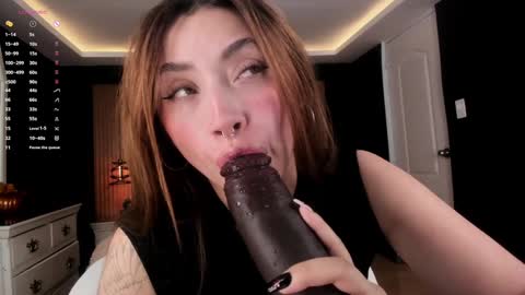 Snapshot of mariana_castro9 chatting on 01-27-25, 03:37 Mariana Castro online show from 01-27-25, 03:37