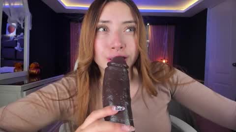 Snapshot of mariana_castro9 chatting on 10-21-25, 03:18 Mariana Castro online show from 10-21-25, 03:18