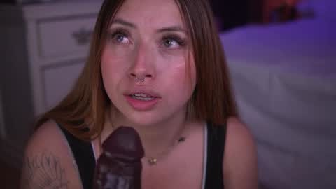 Mariana Castro online show from 10-29-25, 03:31