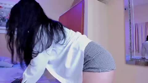 mariana mauricio online show from 12-27-24, 08:56