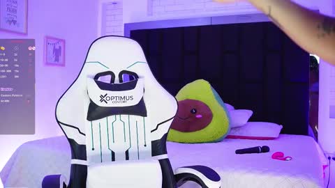 Mariana  online show from 11-17-25, 06:57