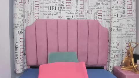 Snapshot of mariana_murillo__ chatting on 10-05-25, 04:00 Mariana online show from 10-05-25, 04:00