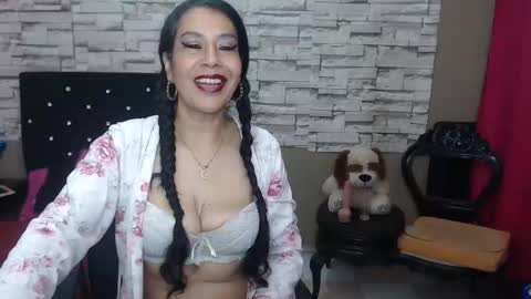 mariana_night online show from 11-18-25, 04:50