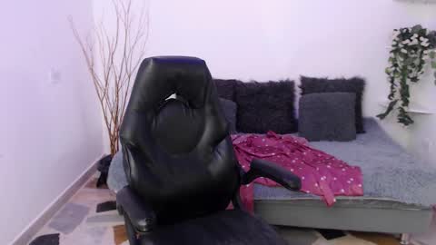 Snapshot of mariana_poet chatting on 11-09-25, 05:55 Mariana online show from 11-09-25, 05:55