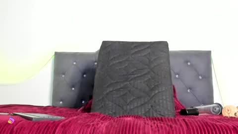 Mariana Preciado online show from 01-17-25, 05:53