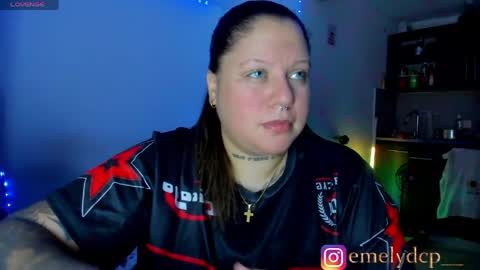 Snapshot of mariana_spellman chatting on 04-12-26, 02:05 Emely online show from 04-12-26, 02:05