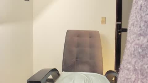 Mariana  online show from 12-15-25, 02:10