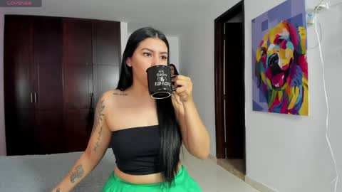 MARIANA Y VALENTINA online show from 04-15-26, 11:06