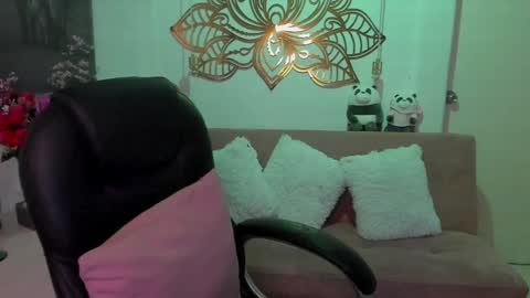 Snapshot of marianalopez81 chatting on 02-04-25, 03:22 Mariana Lopez online show from 02-04-25, 03:22