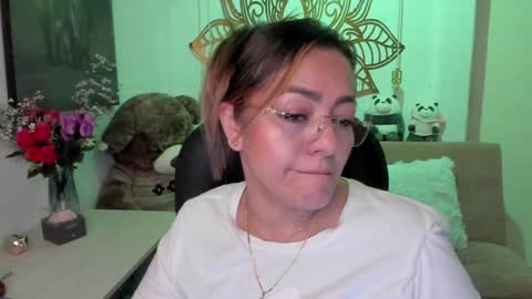 Snapshot of marianalopez81 chatting on 02-06-25, 08:18 Mariana Lopez online show from 02-06-25, 08:18