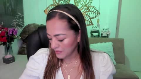 Snapshot of marianalopez81 chatting on 02-06-25, 11:58 Mariana Lopez online show from 02-06-25, 11:58