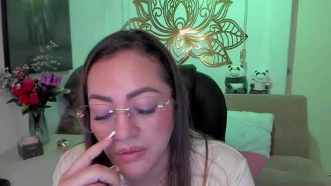 Snapshot of marianalopez81 chatting on 02-11-25, 06:08 Mariana Lopez online show from 02-11-25, 06:08