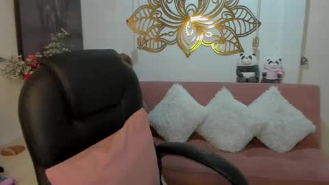 Snapshot of marianalopez81 chatting on 02-13-25, 12:13 Mariana Lopez online show from 02-13-25, 12:13