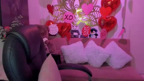 Snapshot of marianalopez81 chatting on 02-17-25, 03:15 Mariana Lopez online show from 02-17-25, 03:15