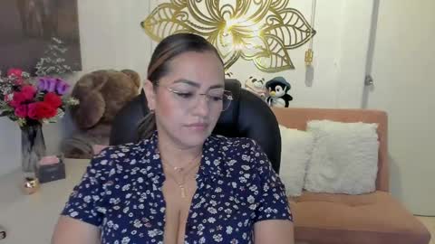 Snapshot of marianalopez81 chatting on 02-18-25, 03:31 Mariana Lopez online show from 02-18-25, 03:31