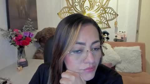 Snapshot of marianalopez81 chatting on 02-20-25, 06:17 Mariana Lopez online show from 02-20-25, 06:17