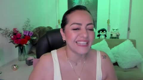 Snapshot of marianalopez81 chatting on 02-22-25, 12:16 Mariana Lopez online show from 02-22-25, 12:16