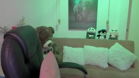 Snapshot of marianalopez81 chatting on 02-25-25, 03:20 Mariana Lopez online show from 02-25-25, 03:20