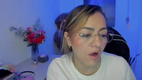 Snapshot of marianalopez81 chatting on 03-01-25, 06:03 Mariana Lopez online show from 03-01-25, 06:03