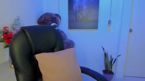 Snapshot of marianalopez81 chatting on 03-02-25, 04:07 Mariana Lopez online show from 03-02-25, 04:07